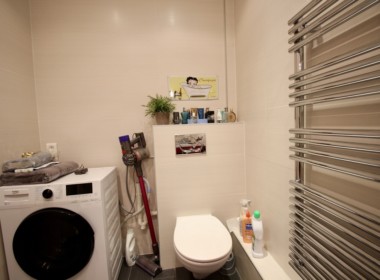 490B990C-7F09-40B2-B10F-9F4A1510A169_1_105_c