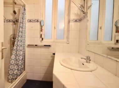 B26E4B59-1538-456D-846D-38A2382920AF_1_105_c