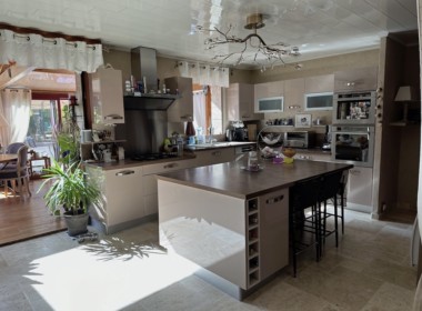 4AC0C774-8447-4022-A8E3-4E719B140708_1_105_c