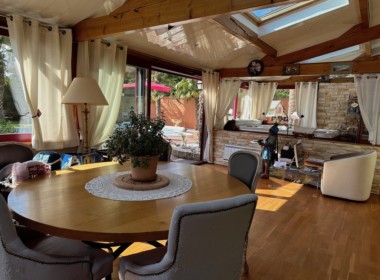 B77194E8-7908-4A20-87B8-01328332C49C_1_105_c