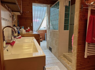 CC9DC41F-52B9-4CBE-BDE6-786F47016D2D_1_105_c