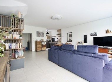 3BA51DD3-D7D2-4A87-A196-AFFFF2C7D19E_1_105_c