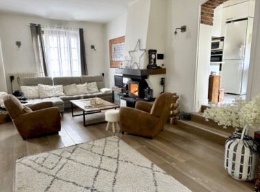 4277D42F-C86D-44F9-96DD-7D48BFC193E2_1_105_c