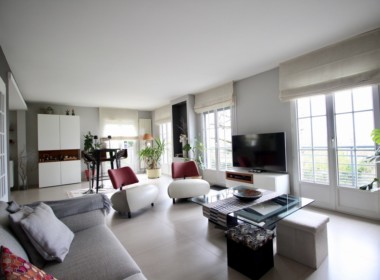 402F3704-4B42-498E-ACC7-34B970050F50_1_105_c